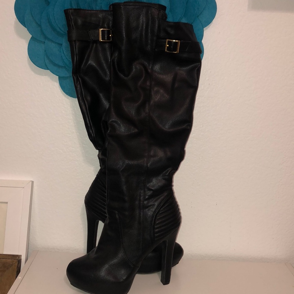Knee-high high heel boots